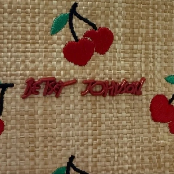 NWT Betsey Johnson wicker straw cherry tote bag new - Picture 4 of 4